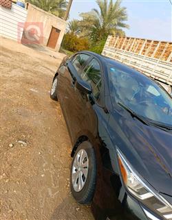 نيسان فيرسا